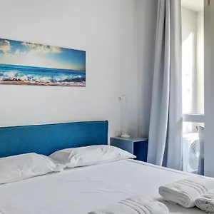 Loft Moderno Sui Navigli Milaan